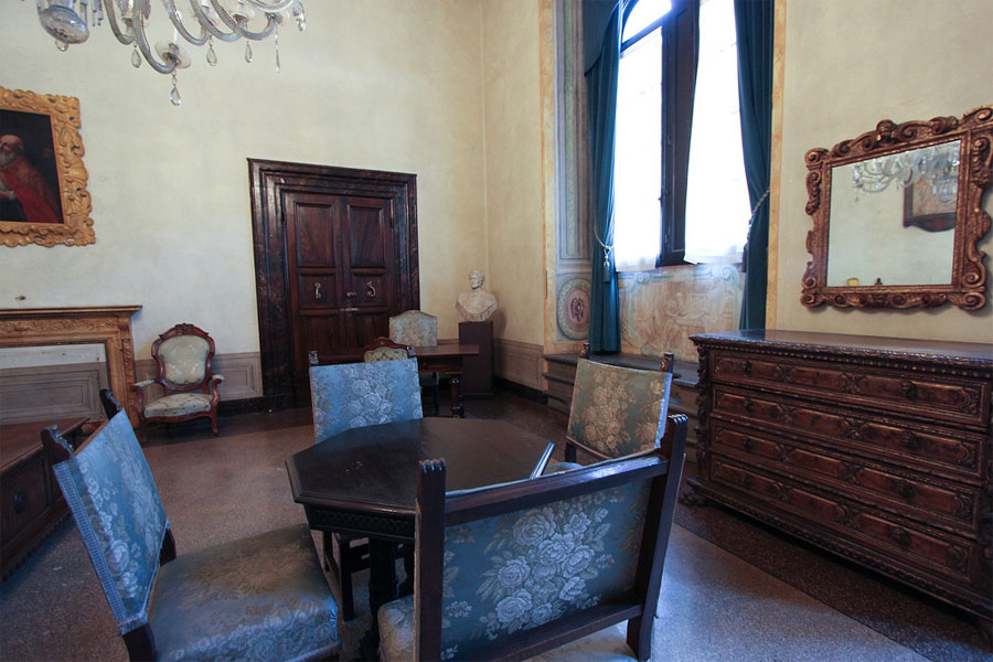 Medici Riccardi Palace Florence Bedroom